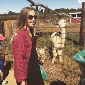 Meet your Posher, Caroline